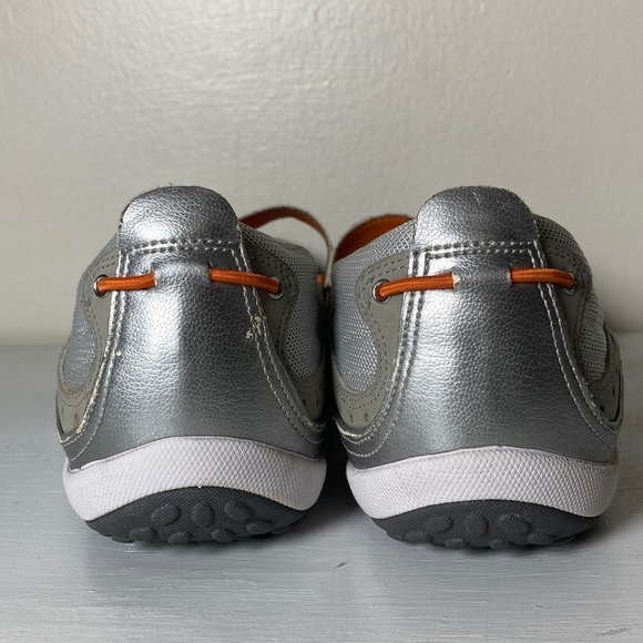 Privo by Clarks Women's Comfort Flat Slip-On Shoes Size 9.5M White Silver Casual - Picture 6 of 15